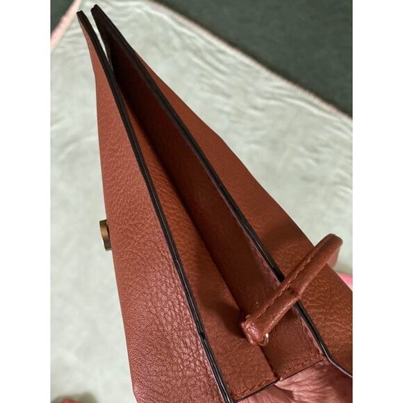 Crossbody 7 x 4” tan double compartment bag - Picture 12 of 15